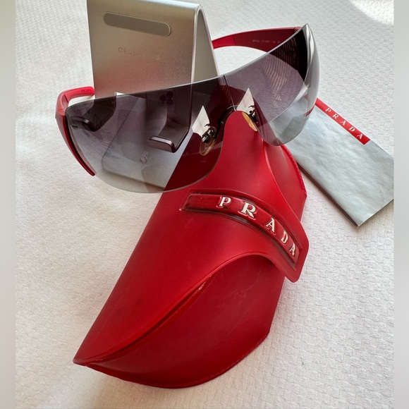 🔥Prada Sunglasses ( Large Size) - Picture 11 of 17